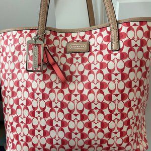 Coach F25673 Park Metro Dream Pomegranate/White Large Tote